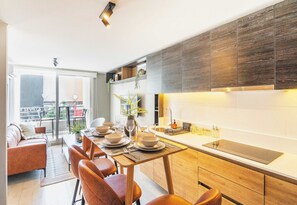 Dining - HOM I 2D2B I WiFi | Aire Inverter | Gym | Estacionamiento (Santiago)