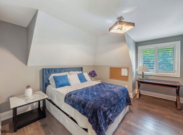 4 bedrooms, free WiFi, bed sheets, wheelchair access