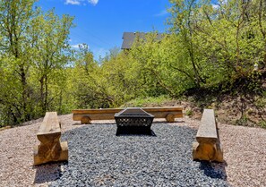 Property grounds - Newly Remodeled Bear Lake Lodge. Panoramic Lake Views. 15 Min From Beaver Mtn! (Garden City)