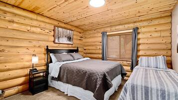 4 bedrooms, iron/ironing board, WiFi, bed sheets
