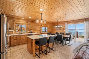 Dining - Newly Remodeled Bear Lake Lodge. Panoramic Lake Views. 15 Min From Beaver Mtn! (Garden City)