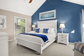 3 bedrooms, iron/ironing board, travel crib, free WiFi - Lakefront home in Osage Beach - Newly Renovated (Osage Beach)