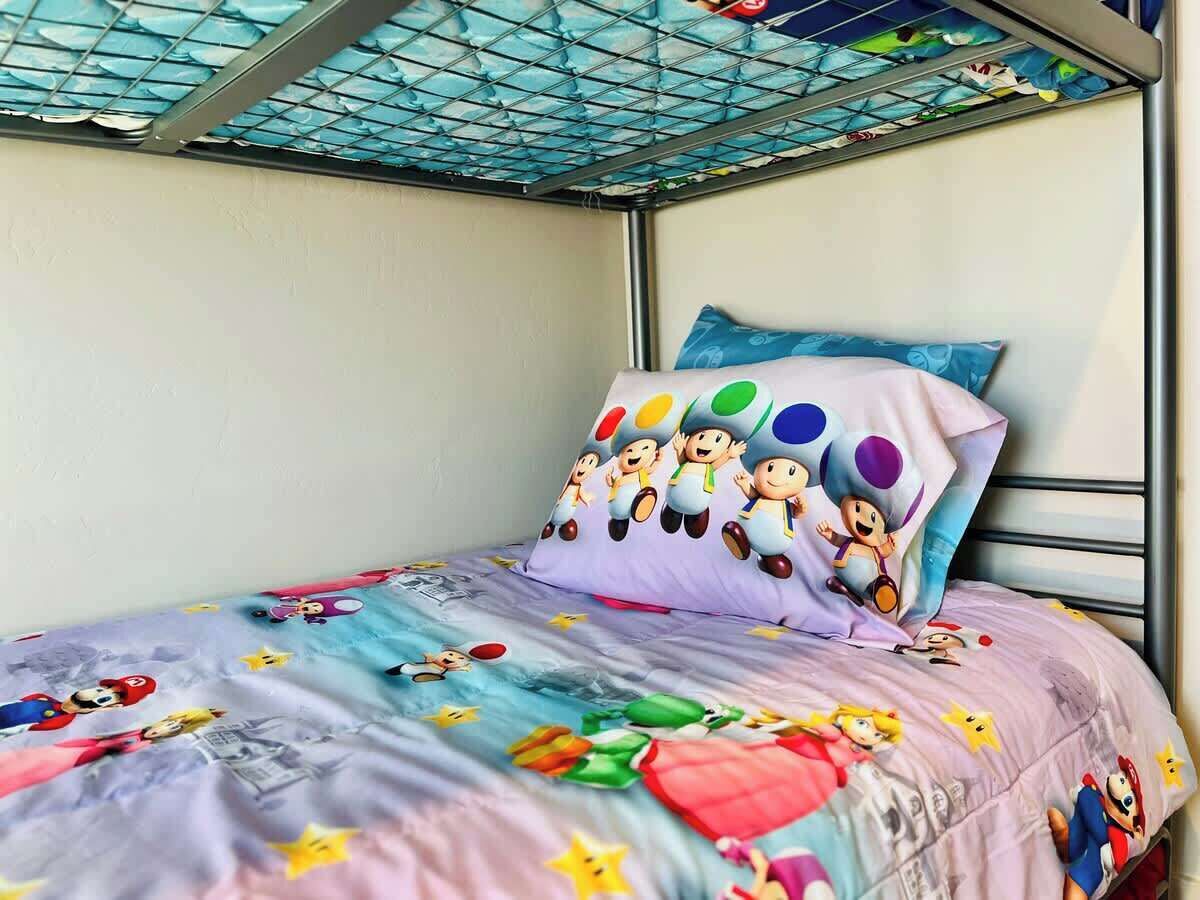 6 habitaciones, tabla de planchar con plancha y wifi 