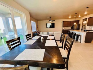 Dining - Mesilla Sunspilled House 3BR Movie Theatre (Las Cruces)