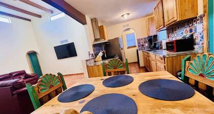 Colorful Casita Retreat| 3BR| Home of Enchantment