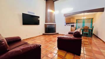 TV, fireplace