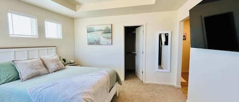 3 bedrooms, iron/ironing board, WiFi, bed sheets