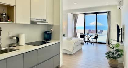 Little Pearl Sea View Studio