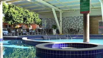 7 outdoor pools