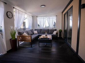 House (Two bedroom home with private hot tub) | Living room - Lux Mobile Homes Vodice (Vodice)