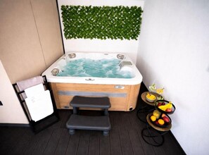 House (Two bedroom home with private hot tub) | Private spa tub - Lux Mobile Homes Vodice (Vodice)