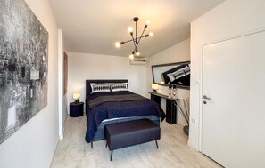 3 bedrooms, iron/ironing board, free WiFi - Cozy home in Punat with sauna (Punat)