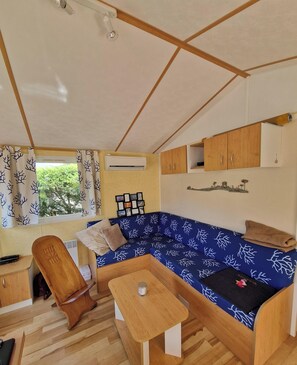 Living area - Lovely mobile home carcans in 3-star campsite (Carcans)