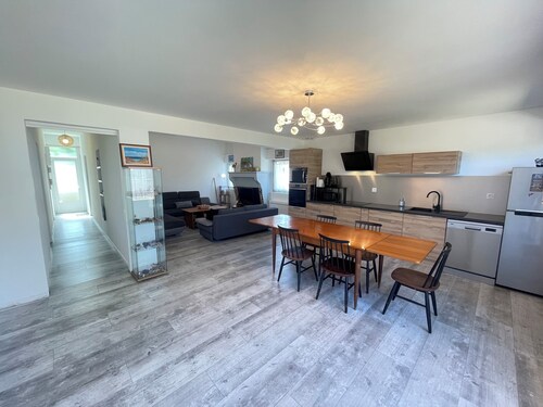 Large family home  Garden, terrace & ocean 10 min away