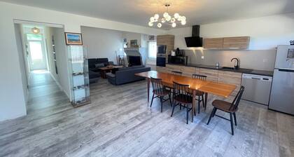 Large family home Garden, terrace & ocean 10 min away