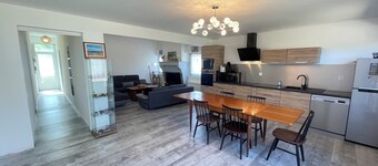 Large family home Garden, terrace & ocean 10 min away
