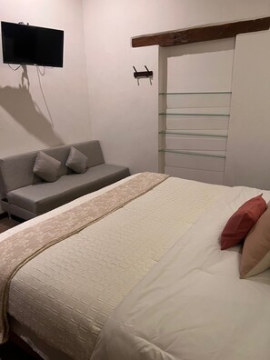 1 bedroom, WiFi, bed sheets - Cozy suite in downtown Morelia (Morelia)
