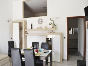บ้านพัก, 1 ห้องนอน, สูบบุหรี่ได้ | ห้องรับประทานอาหาร