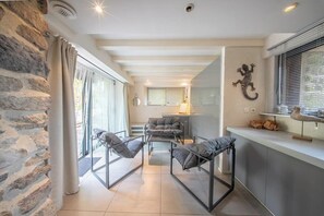 TV, fireplace, books - Grande longère entre campagne et océan (Guidel)