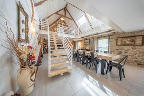 Dining - Grande longère entre campagne et océan (Guidel)