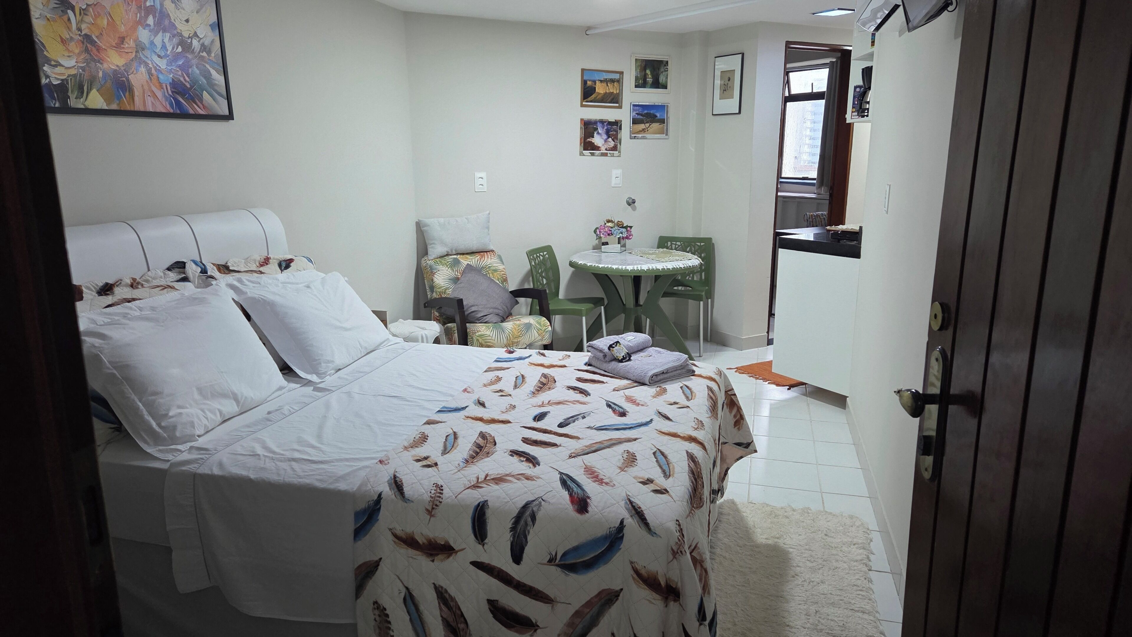 2 chambres, fer et planche à repasser, Wi-Fi, draps fournis