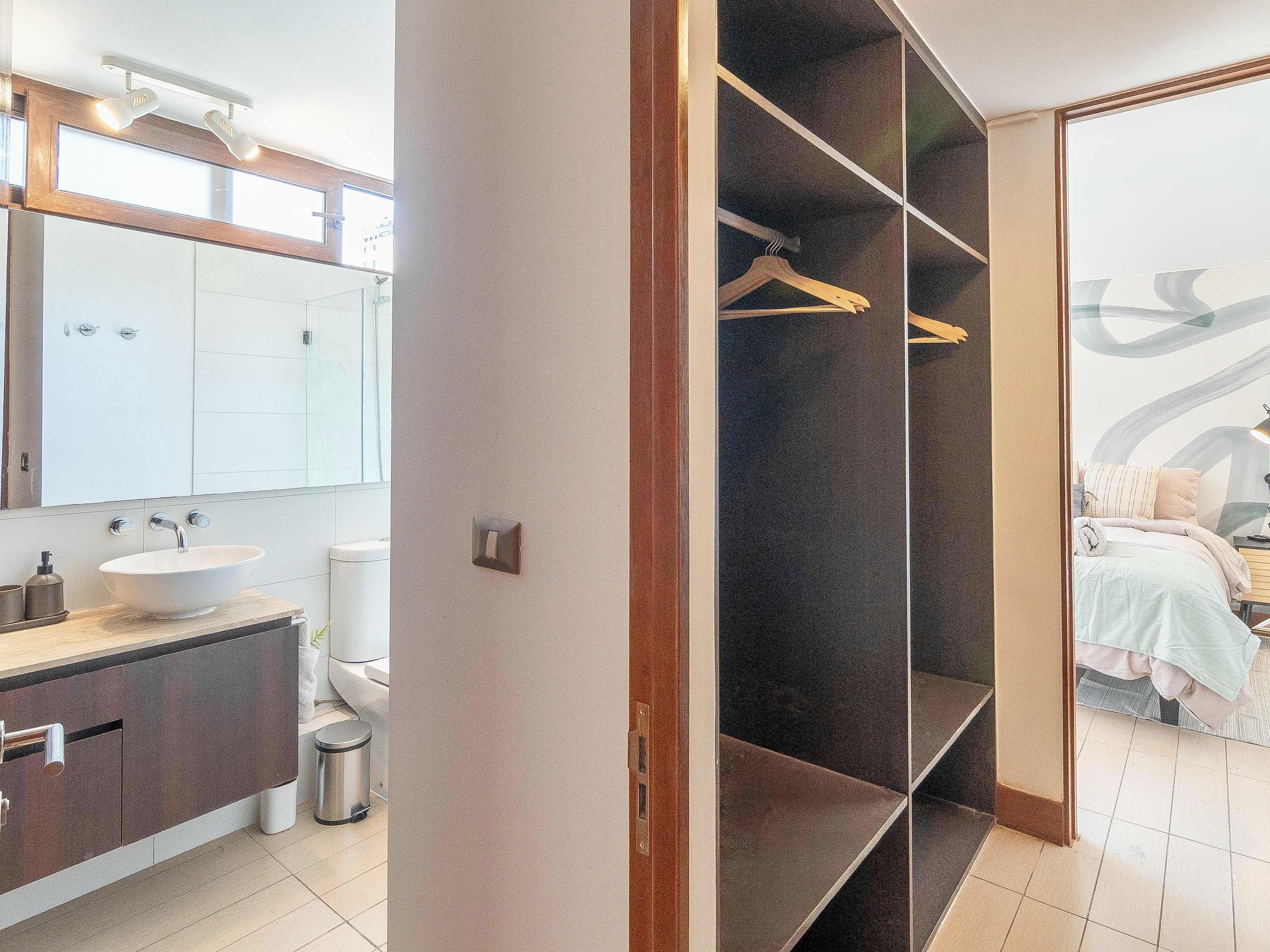 Shower, hair dryer, towels, shampoo