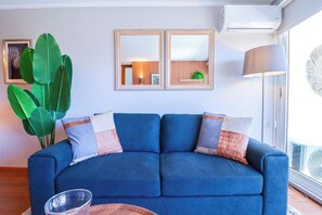TV, offices - HOM | Mall AltoLasCondes | Parking | AA | Terraza (Las Condes)