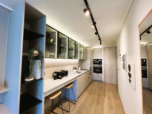 Fridge, microwave, oven, stovetop - HOM I Las Condes l Parking l Wifi l Piscina l Gym (Las Condes)