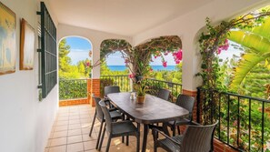 Outdoor dining - Quinto Pino Frigiliana by Ruralidays (Málaga)