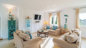 TV, fireplace, DVD player, ping pong - Quinto Pino Frigiliana by Ruralidays (Málaga)