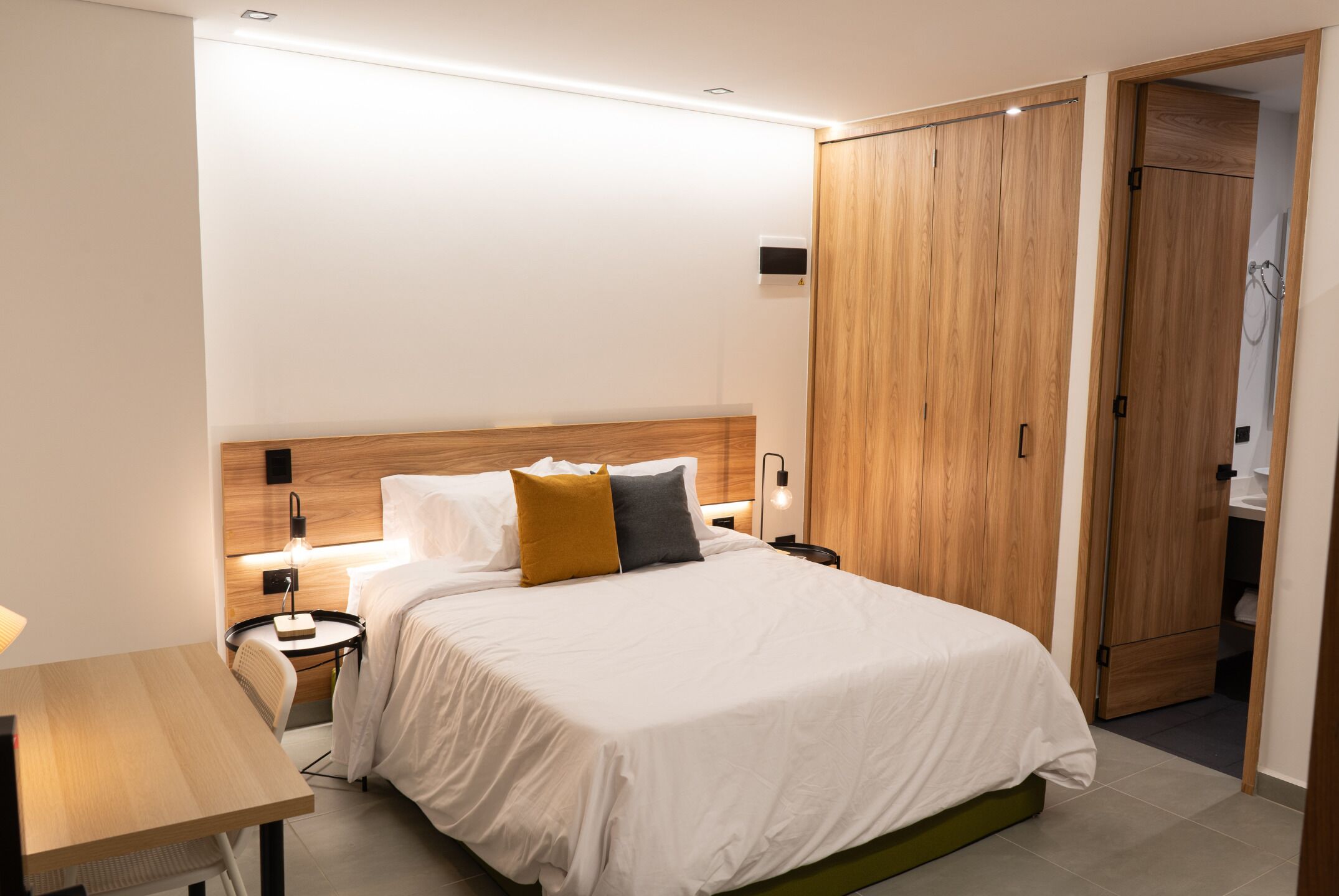 Chambre Double Supérieure | Bureau, espace de travail pour ordinateur portable, Wi-Fi gratuit