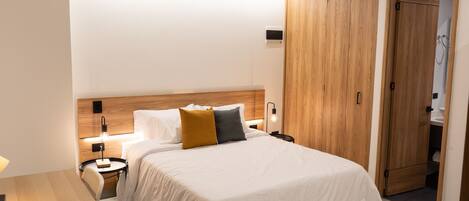 Chambre supérieure double | Bureau, espace de travail pour ordinateurs portables
