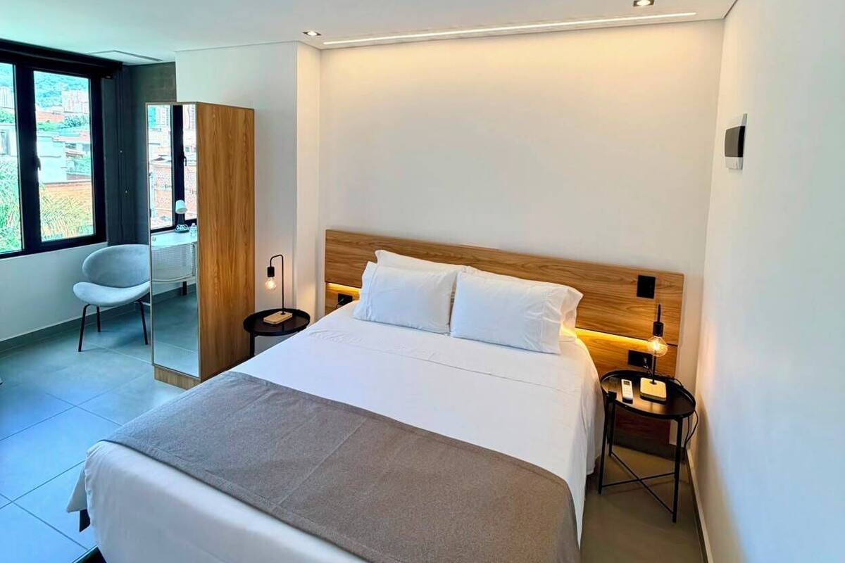 Desk, laptop workspace, free WiFi, bed sheets