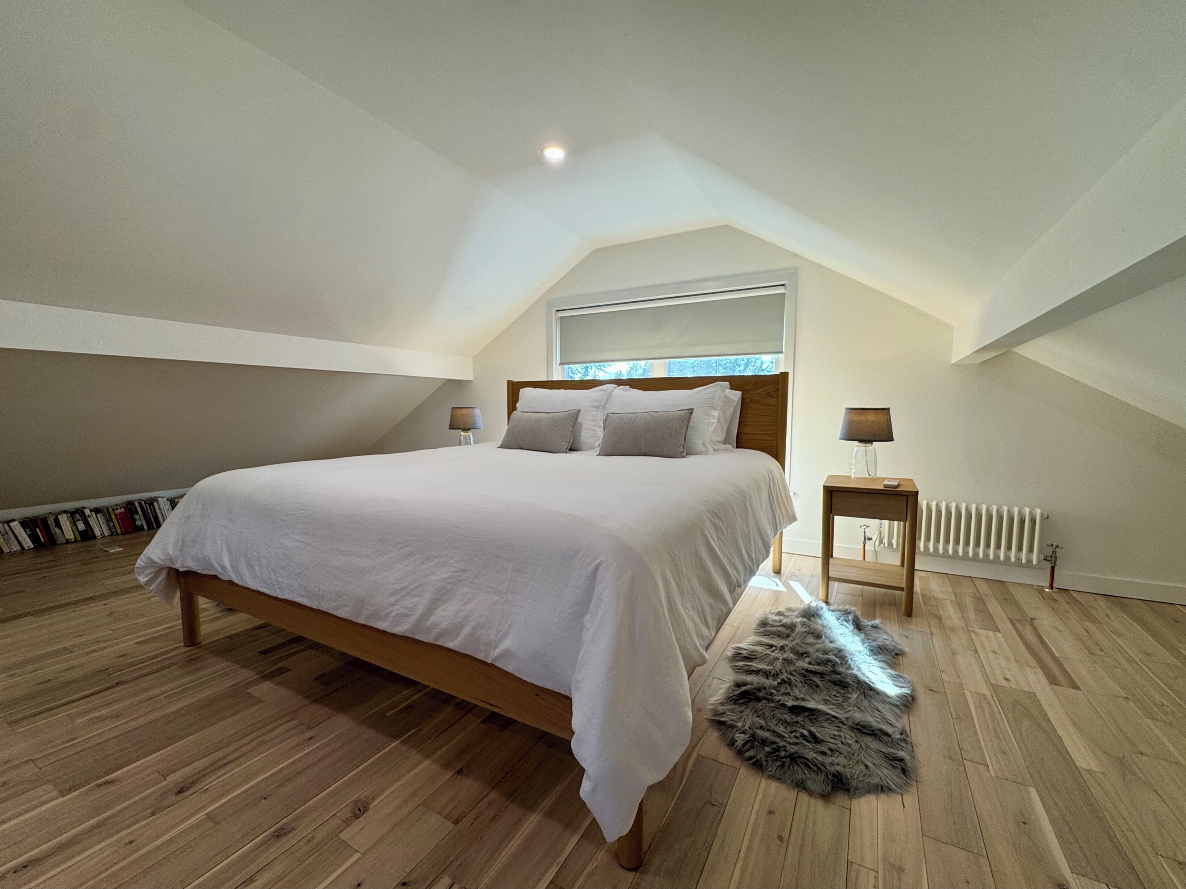 4 bedrooms, desk, iron/ironing board, free WiFi