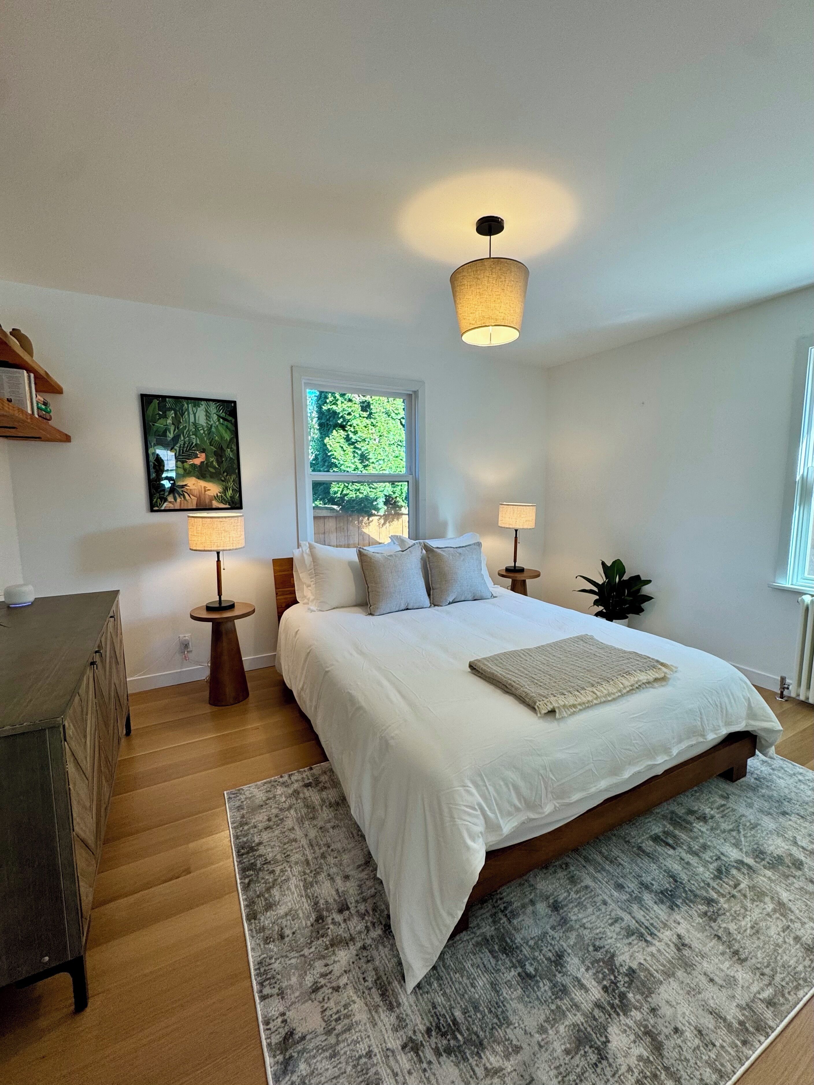 4 bedrooms, desk, iron/ironing board, free WiFi