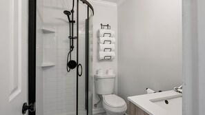 House (4 Bedrooms) | Interior - Estates Drive by Avantstay Pocono Cabin + Deck + Firepit Near Big Boulder & Jack Frost (Lake Harmony)