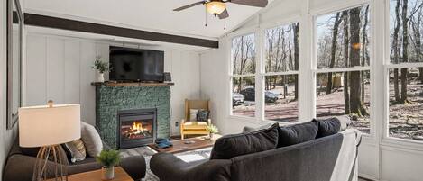 House (4 Bedrooms) | Front of property