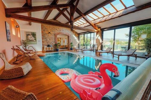 Casa Vamaë | Heated pool & cinema