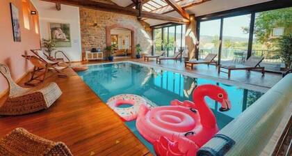 Casa Vamaë | Heated pool & cinema