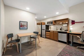 In-room safe, iron/ironing board, free WiFi, bed sheets