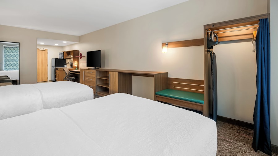 Home2 Suites by Hilton Sneads Ferry North Topsail Beach