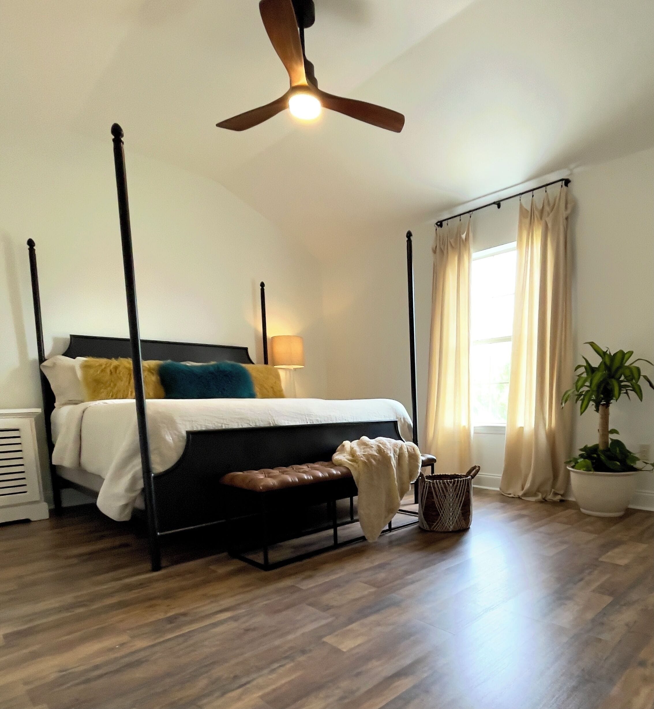 3 chambres, fer et planche à repasser, accès au Wi-Fi (inclus)