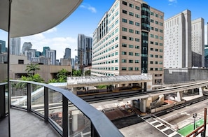 Property grounds - Downtown Miami 1BR 505 | Rooftop Pool & City Views (Miami)
