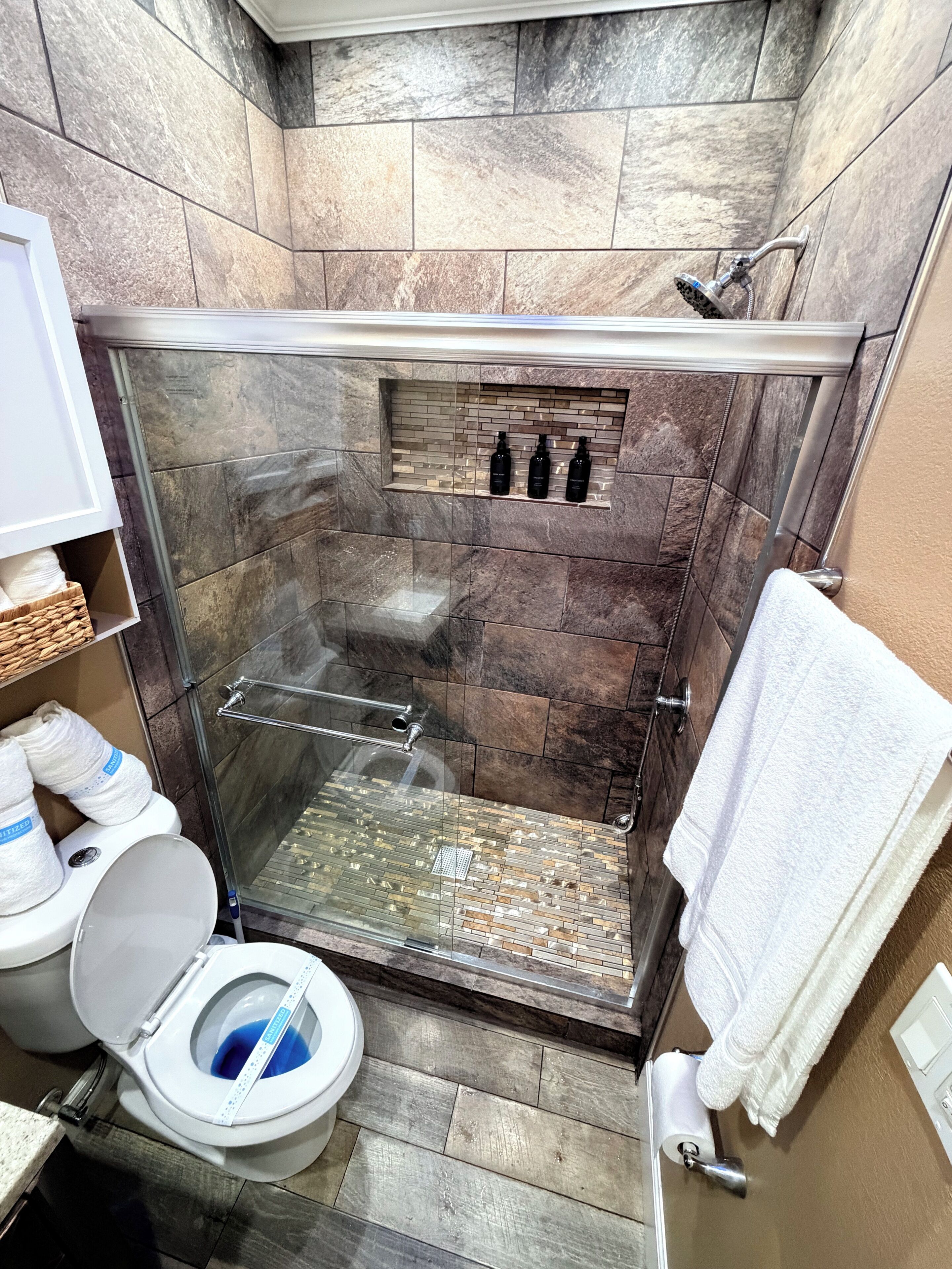 Handtücher, Seife, Toilettenpapier