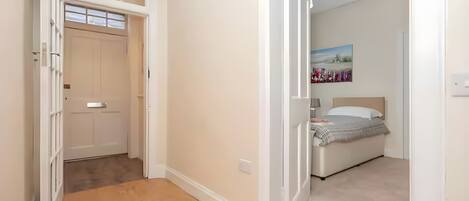 2 bedrooms, desk, iron/ironing board, travel crib
