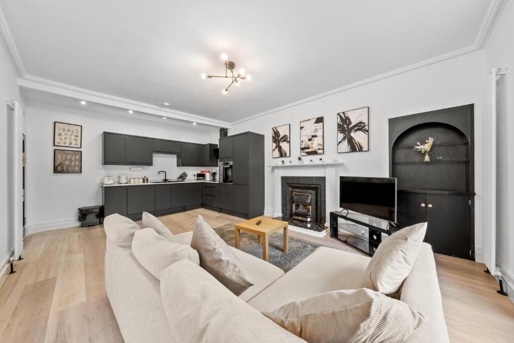TV, fireplace, offices