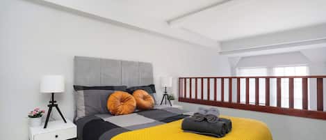2 bedrooms, desk, iron/ironing board, travel crib