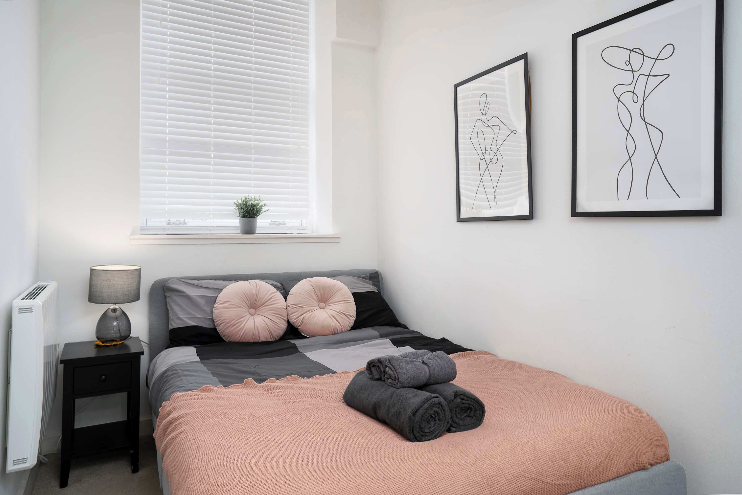 2 bedrooms, desk, iron/ironing board, travel cot