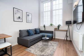 TV, offices - 5 mins Walk to Royal Mile & Castle - Wi-Fi - 2BR (Edinburgh)