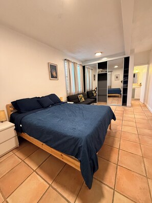 Room - 3-bedroom condo in gorgeous San Juan walking distance from the beach (San Juan)